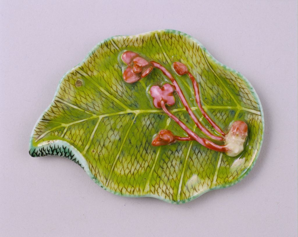 绿地粉彩花叶式笔掭底